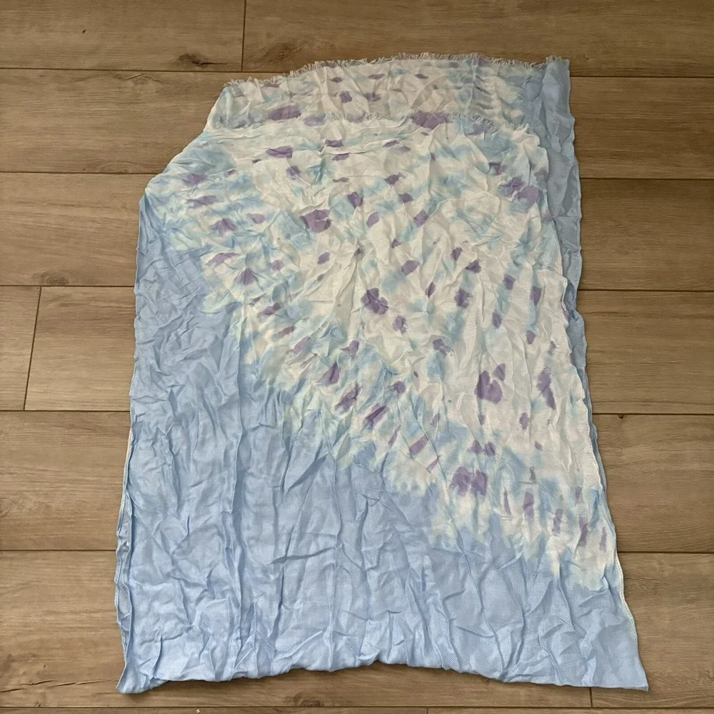 NWT Calvin Klein Tie-Dyed Light Blue Scarf Women's One Size‎ Klein Logo Print